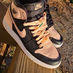 Air Jordan 1 "Crimson Tint"